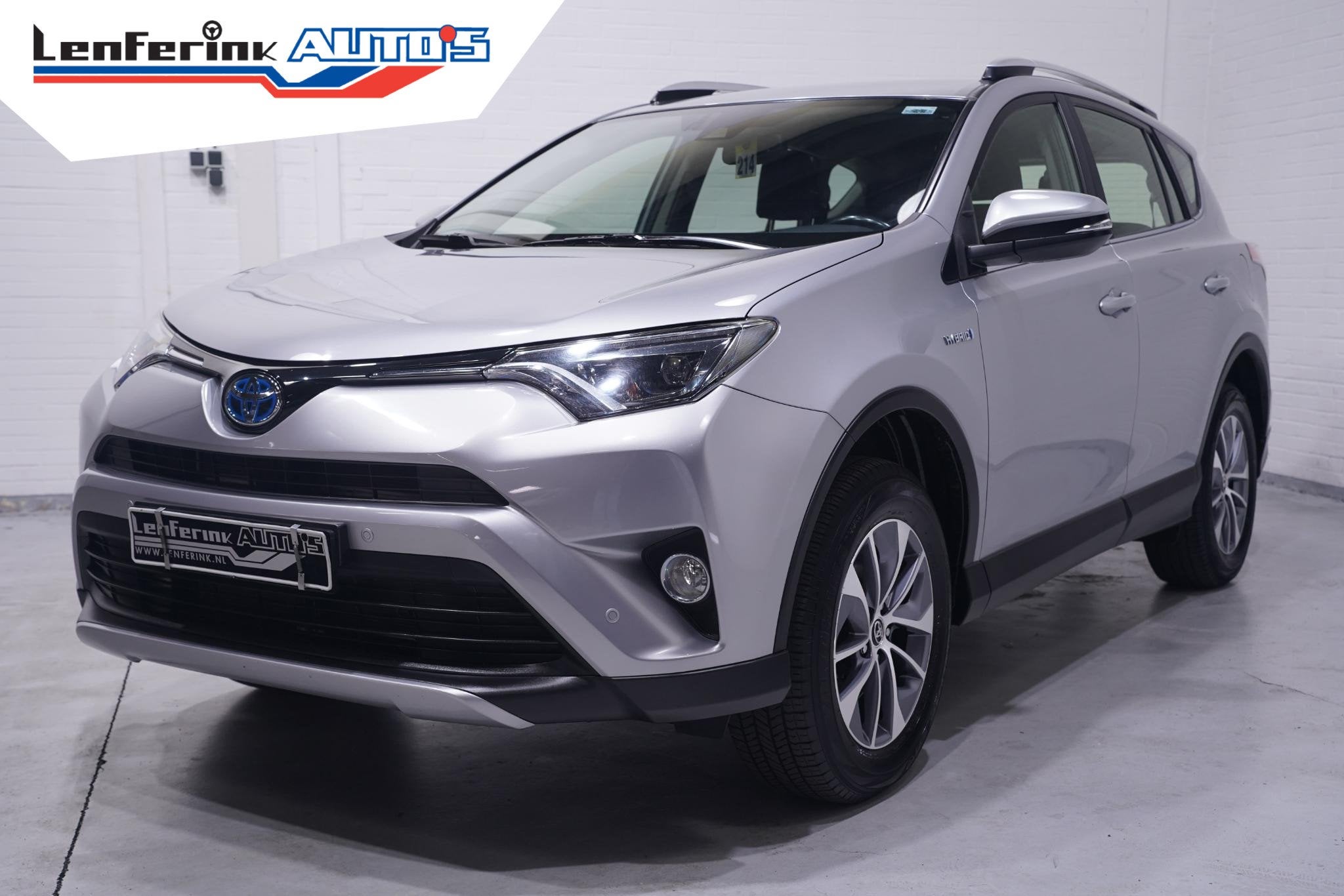 Toyota RAV4 2.5 Hybrid AWD Style camera afneembare-trekhaak, Auto's, Toyota, Automaat, Gebruikt, 1650 kg, Bedrijf