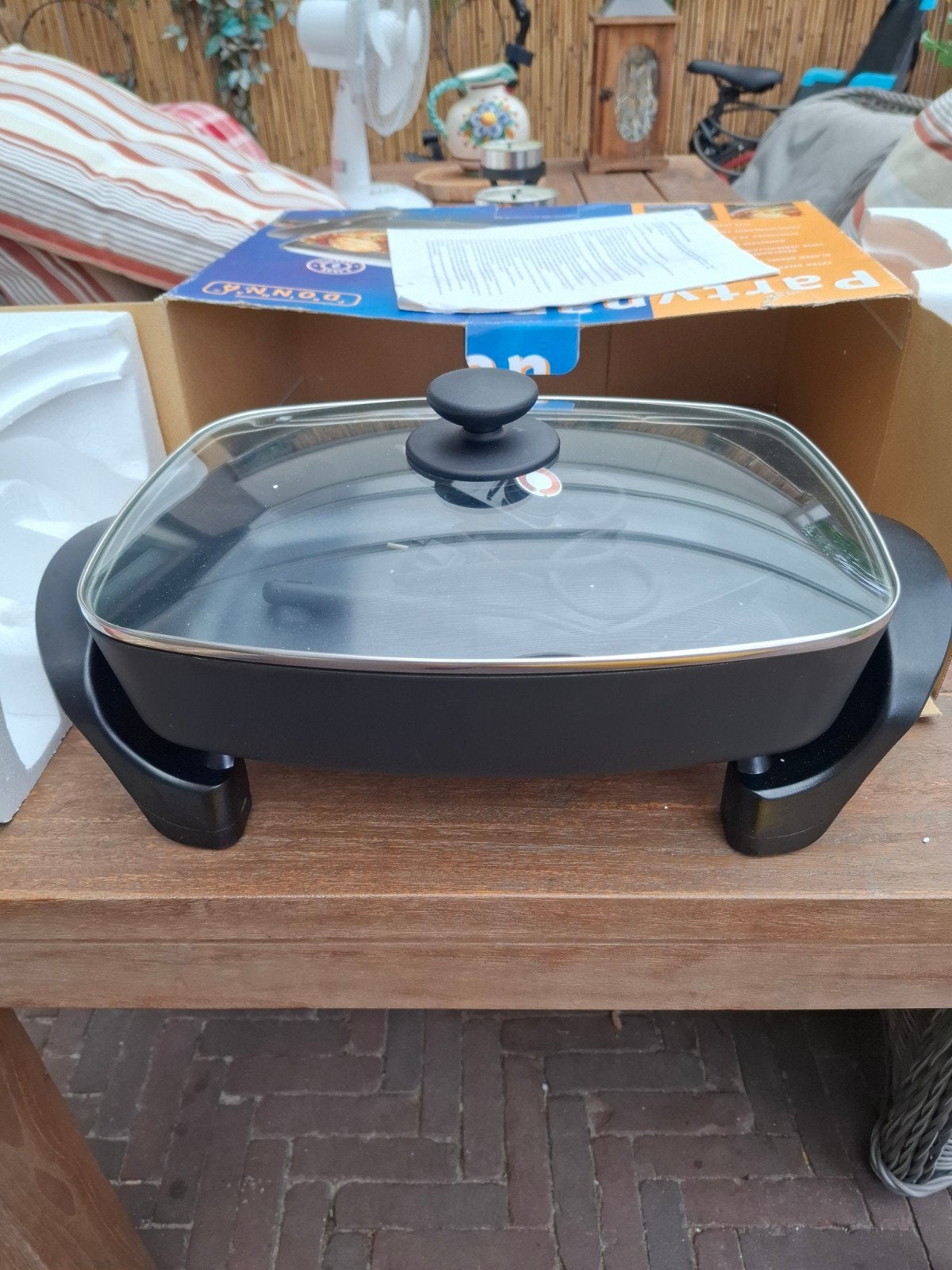 Party Pan Donna FP3326 - Nieuw, 220V, met toebehoren, Ophalen, Nieuw