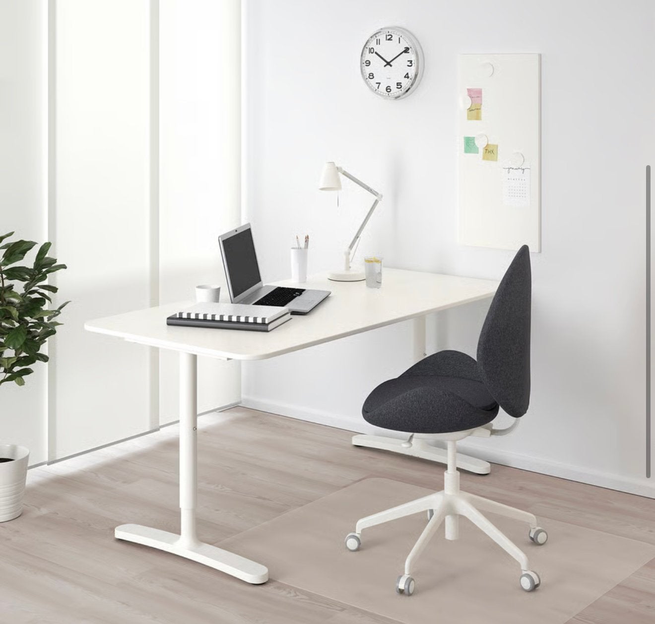 BEKANT Bureau, wit, 160x80 cm, Huis en Inrichting, Bureaus, Ophalen of Verzenden, Zo goed als nieuw