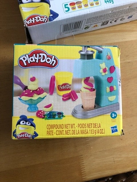 Te koop Play Doh speel figuurtjes en speel klei, Ophalen, Gebruikt, Knutselen