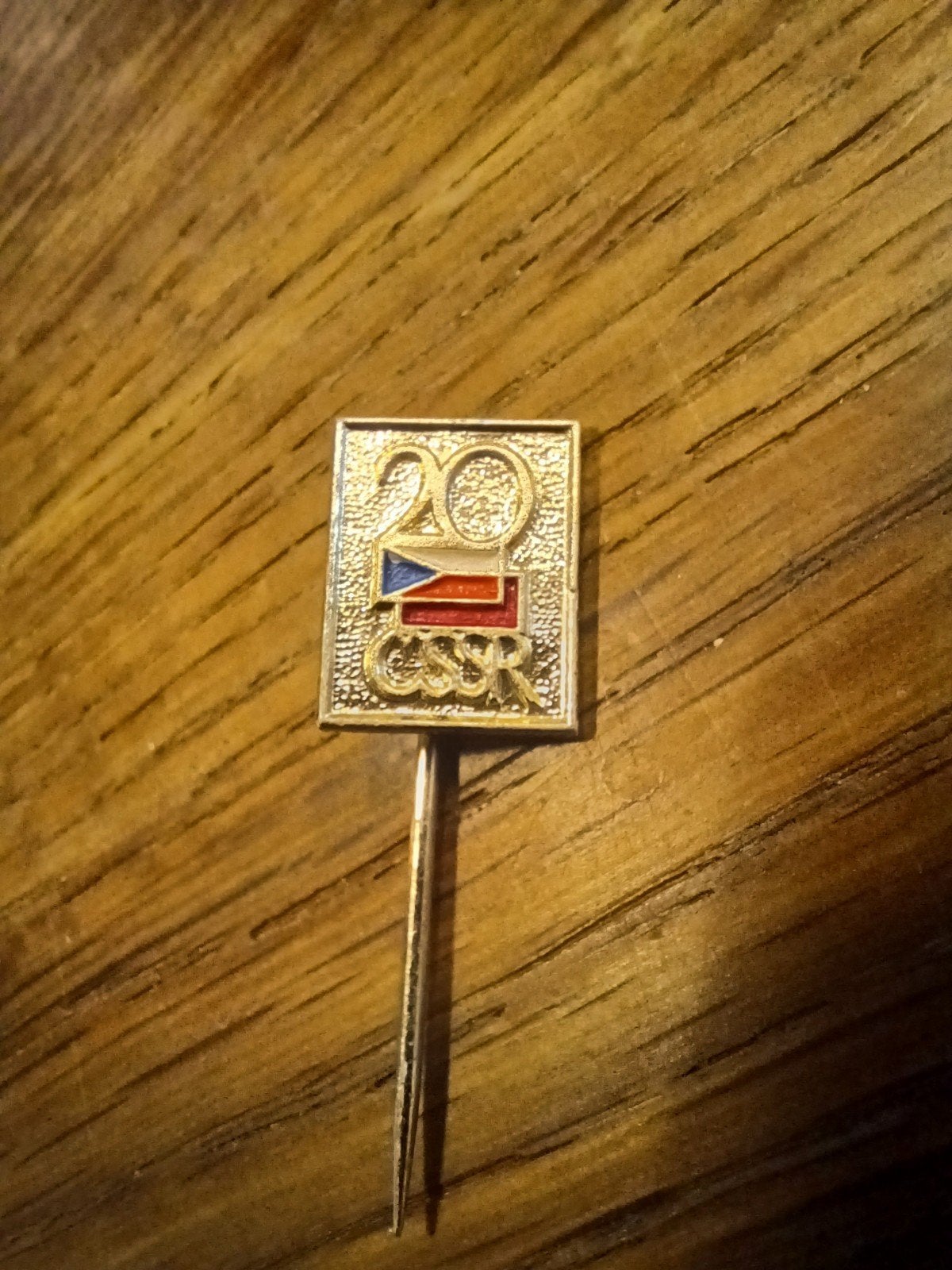 Speldje 20 jaar vriendschap CSSR en USSR, Ophalen, Gebruikt, Overige onderwerpen, Speldje of Pin