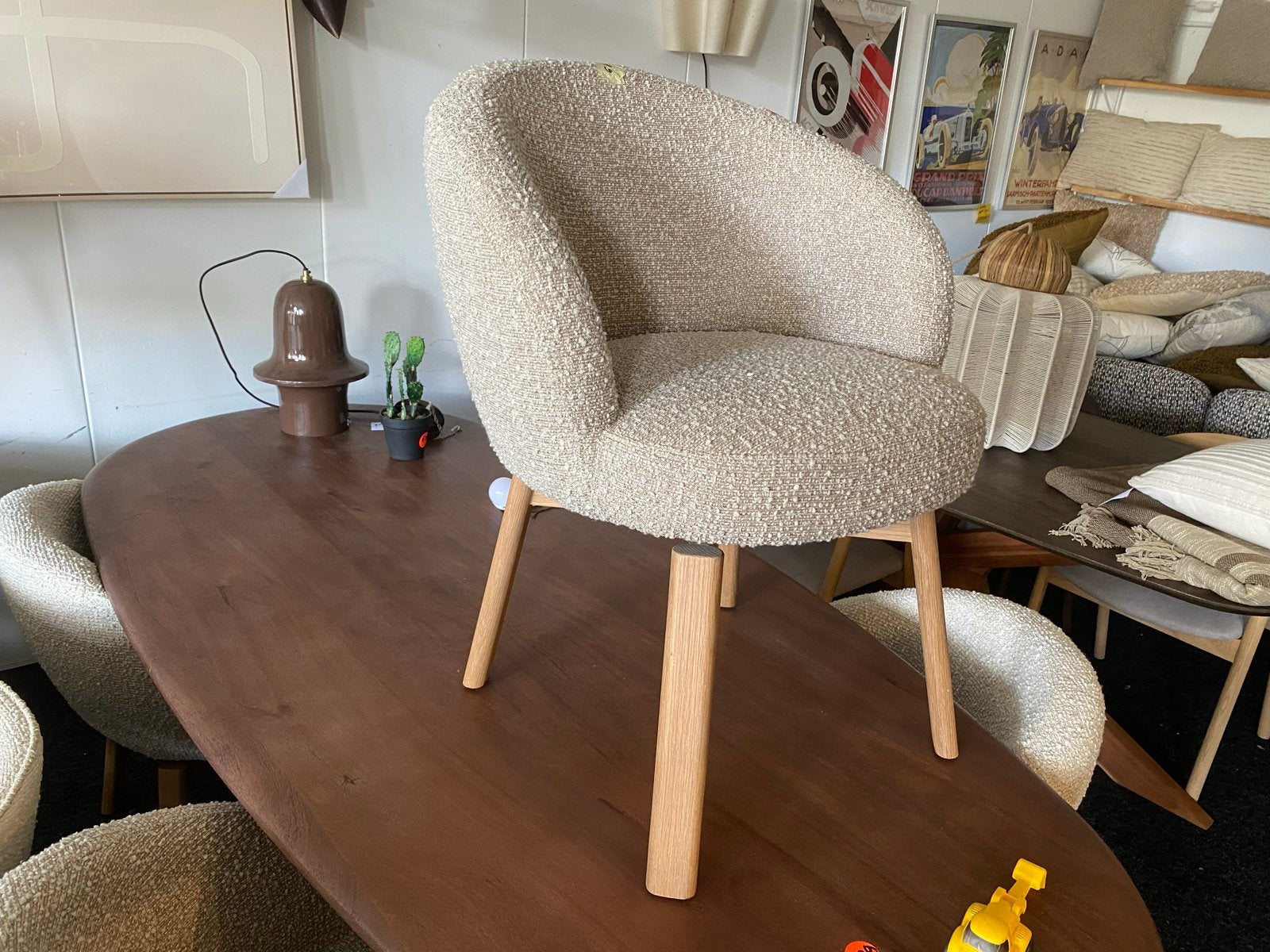 Stoel met houten poten en bouclé bekleding, Ophalen, Overige kleuren, C, Nieuw