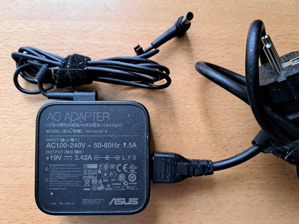 ASUS - AC Adapter model ADP-90LE B - 19V 4,74A 90W, Computers en Software, Ophalen of Verzenden, Gebruikt, Asus