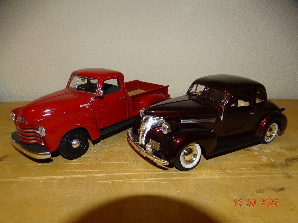 Maisto klassieke auto's schaal 1:25, ook voor bij LGB, Hobby en Vrije tijd, Ophalen of Verzenden, Nieuw, Auto, Maisto