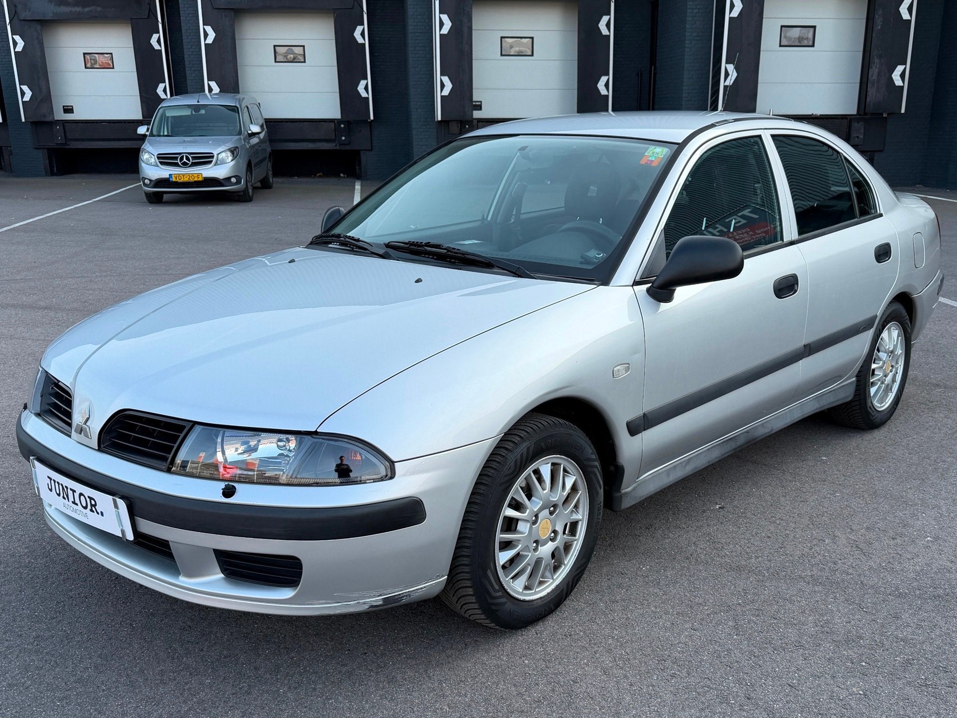 Mitsubishi Carisma 1.6 Shogun AUTOMAAT/ELKPAKKET/APK-24-1-20, Auto's, Mitsubishi, Stof, Gebruikt, Zwart, 4 cilinders