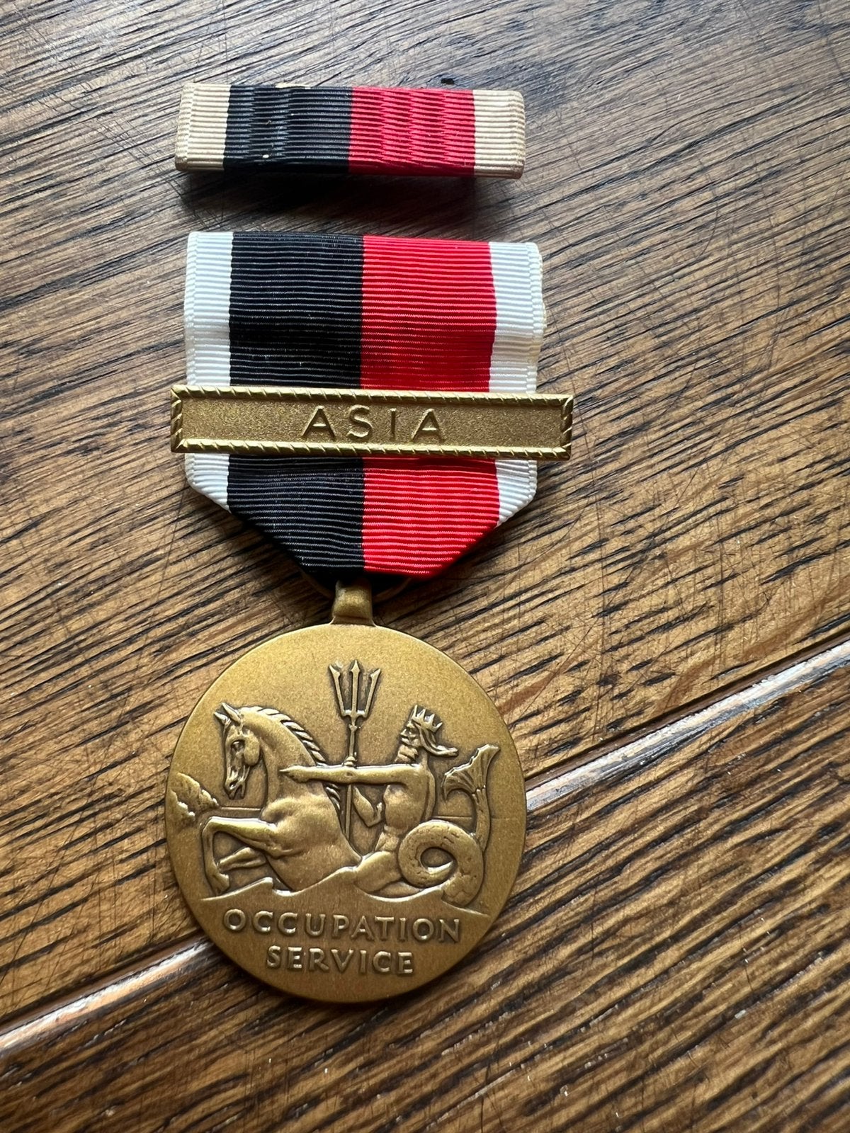 WO2 Amerikaans US Navy Occupation Service medal asia gesp, Verzamelen, Amerika, Verzenden, Marine, Embleem of Badge