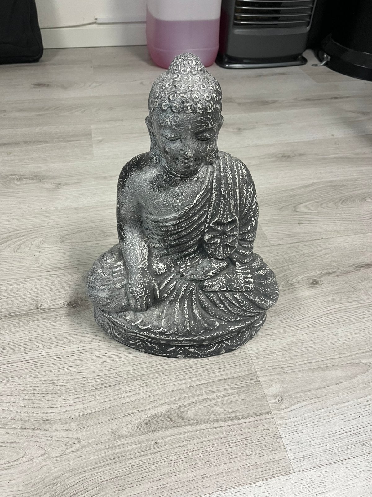 Boeddha beeld - Grijs/Zilver - Decoratie, Huis en Inrichting, Woonaccessoires | Boeddhabeelden, Ophalen, Zo goed als nieuw