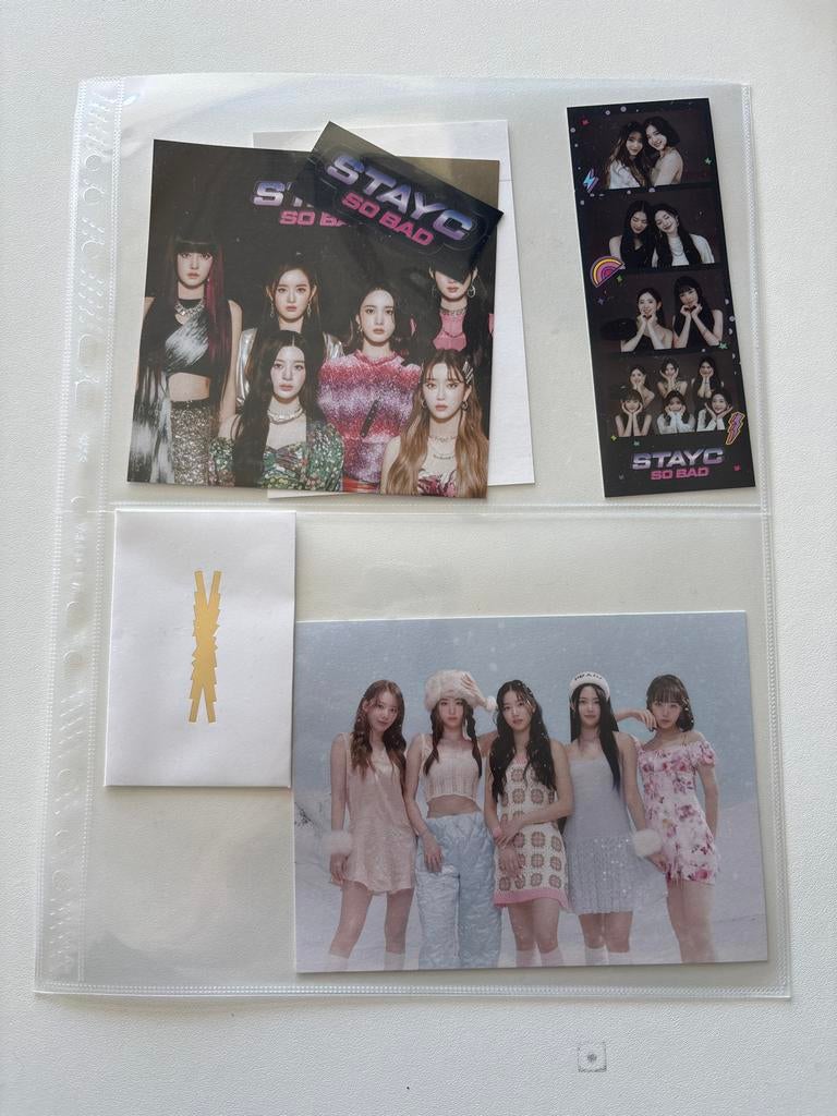 STAYC K-Pop Fotokaarten en Stickers Set, Verzenden, Zo goed als nieuw, Foto of Kaart