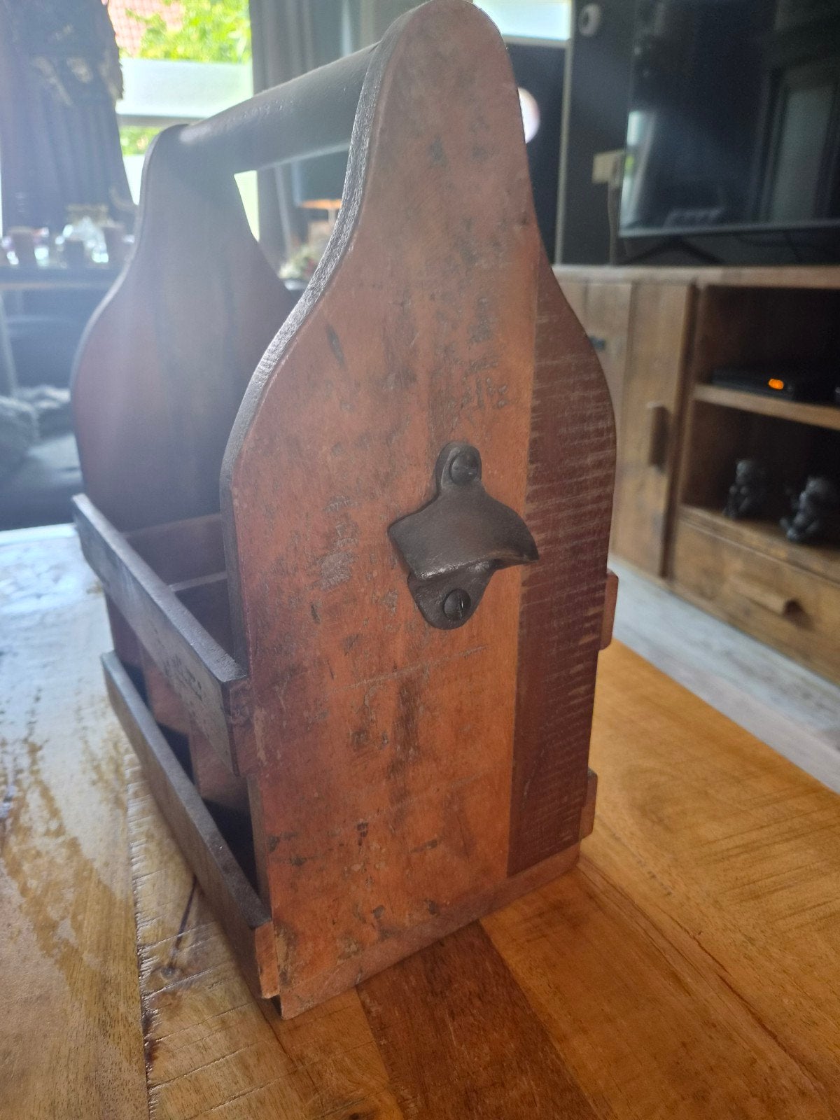 Vintage houten bierdrager met flesopener, Ophalen