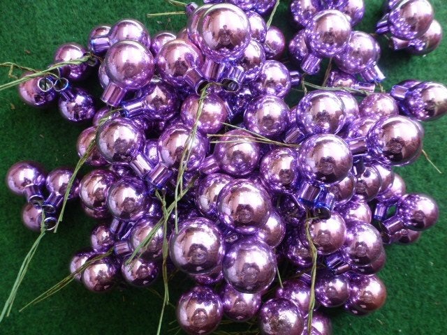 129 paarse glimmende glas kerstballen 25 mm op stok 12 cm, Diversen, Ophalen of Verzenden, Nieuw
