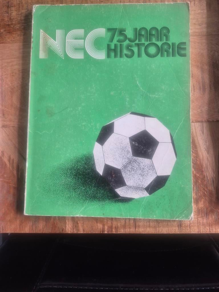 NEC 75 Jaar Historie boek, Boeken, Ophalen of Verzenden, Zo goed als nieuw, Balsport