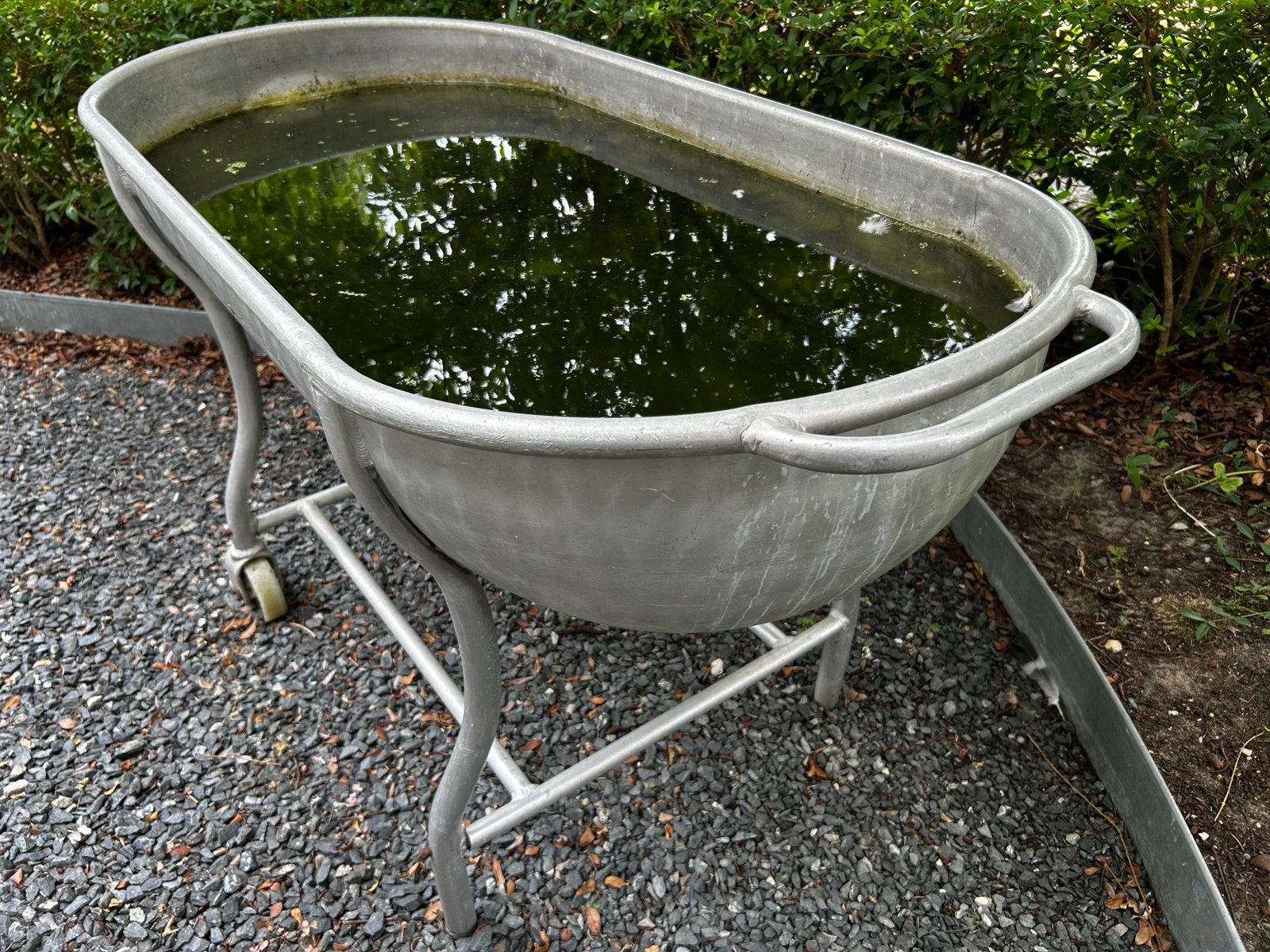 Grote metalen vleesmengbak op wielen, Ophalen, Gebruikt, Aluminium, Overige typen