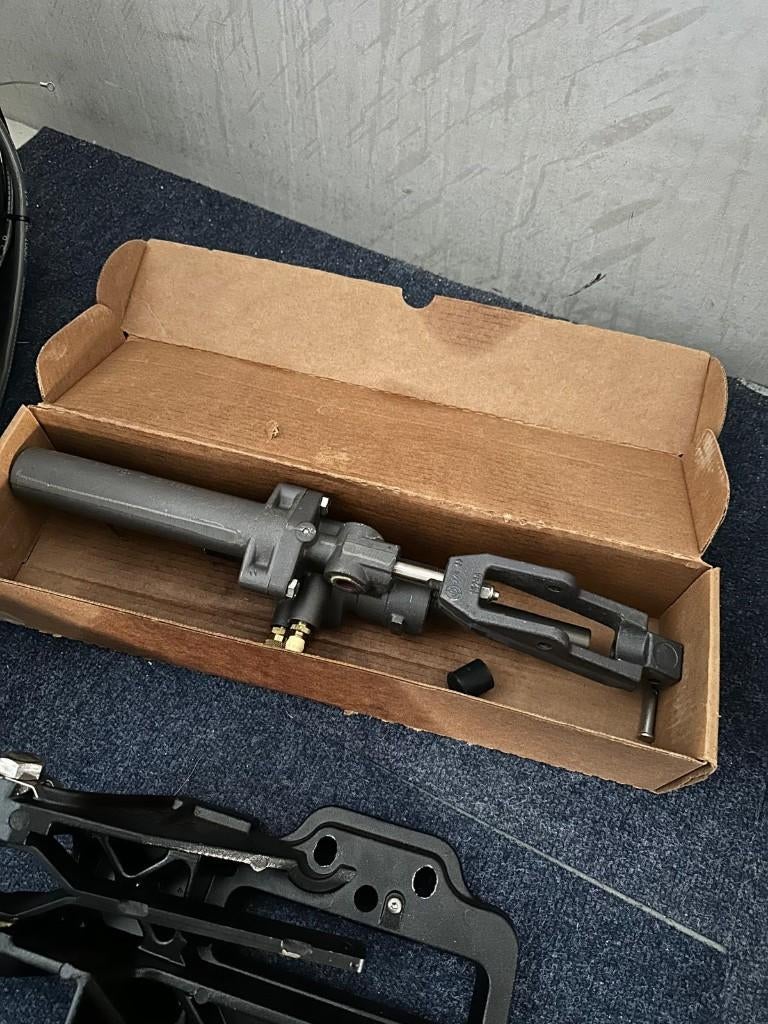 Mercury MerCruiser Power Steering Cylinder, Watersport en Boten, Accessoires en Onderhoud, Ophalen, Nieuw, Motor en Techniek