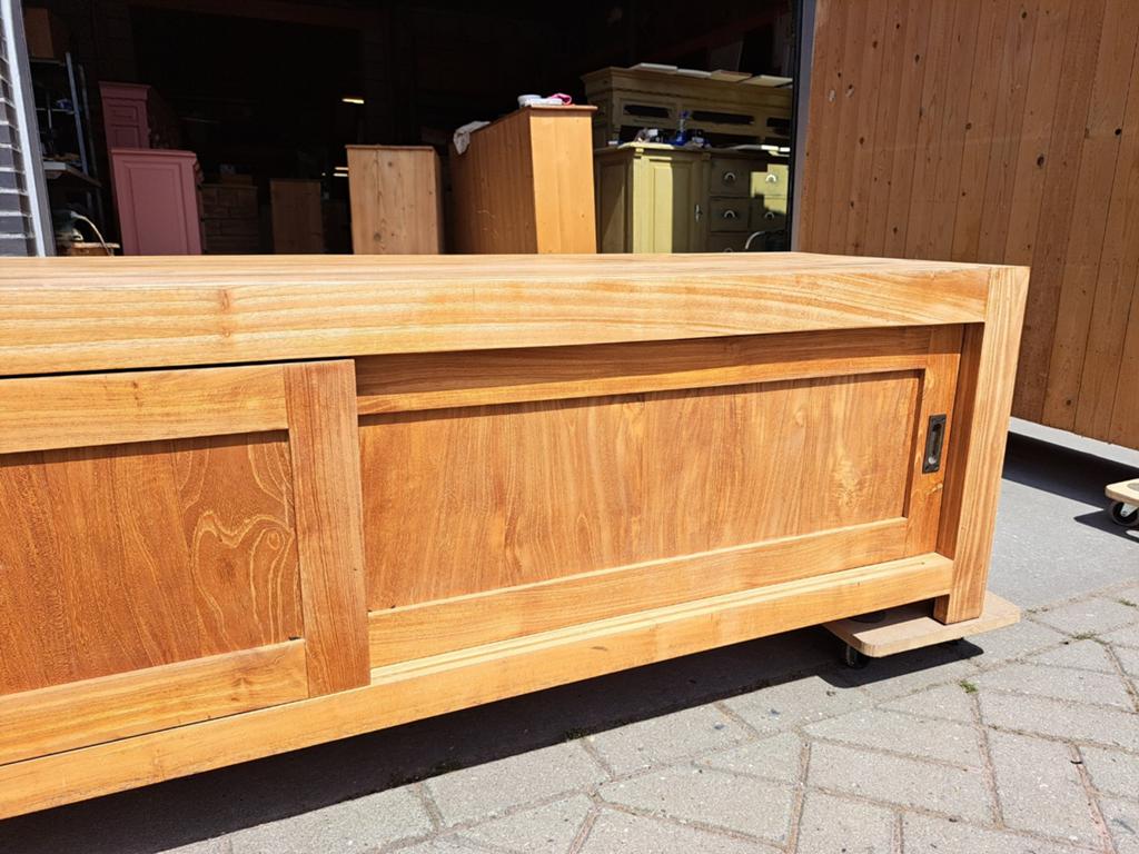 Teakhouten tv meubel met schuifdeuren 50x50x180, Ophalen, RoDeKo Volendam, R.kooij65@gmail.com, Gebruikt