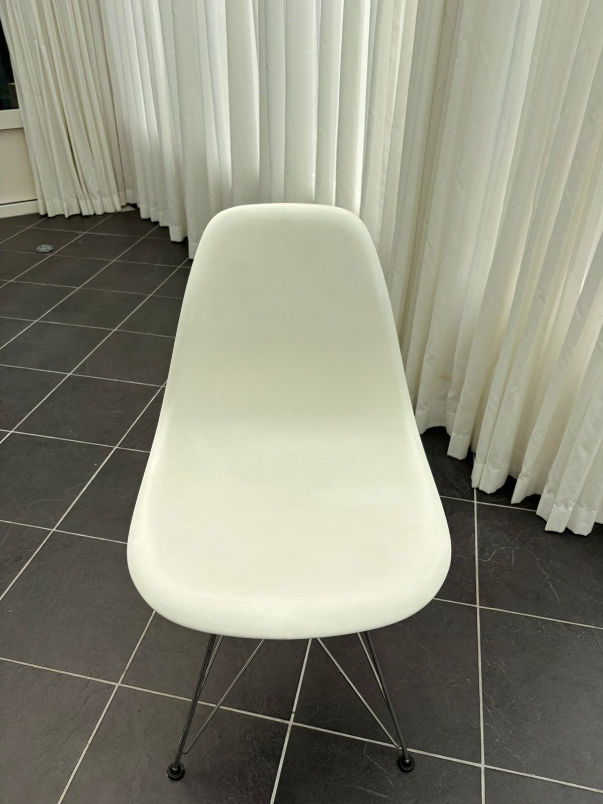 8 originele Vitra Eames stoelen | wit | model DSR, Ophalen, Kunststof, Gebruikt, Wit