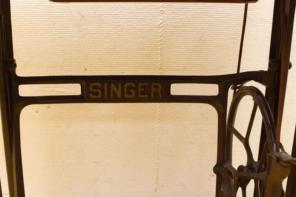 Singer Naaimachine met onderstel/tafel 45997, Ophalen of Verzenden, Gebruikt, Naaimachine, Singer