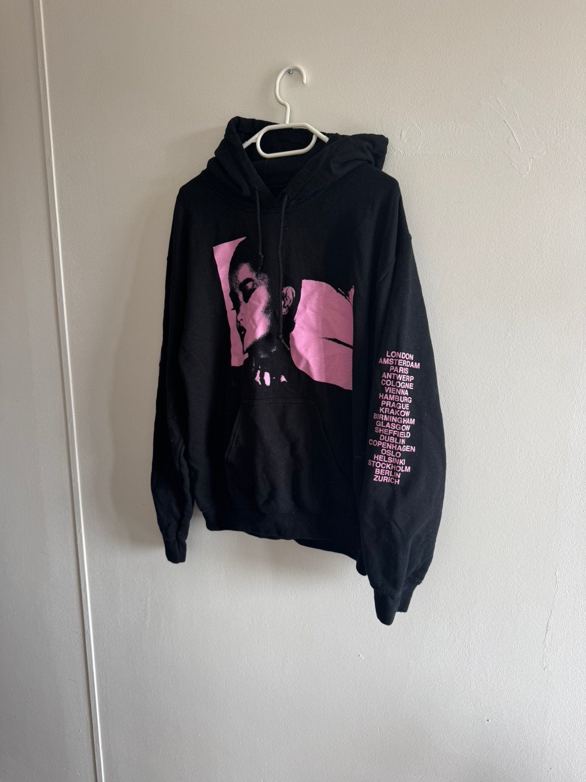 sweetener world tour hoodie ariana grande, Ophalen of Verzenden, Zo goed als nieuw, Maat 36 (S), Zwart