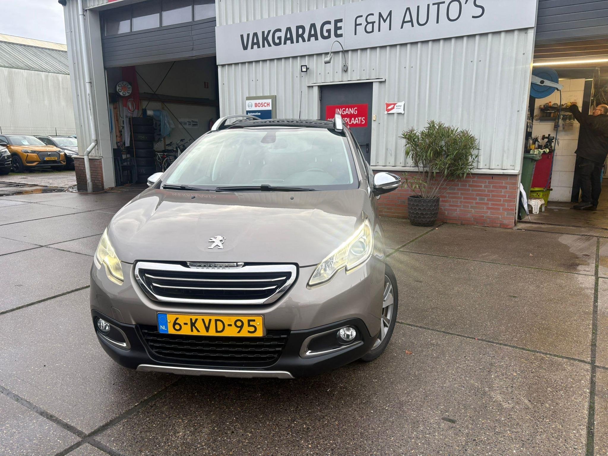 Peugeot 2008 1.6 VTi Féline Clima, cruise, pano, trekhaak,, Auto's, Voorwielaandrijving, Gebruikt, 4 cilinders, 1270 kg