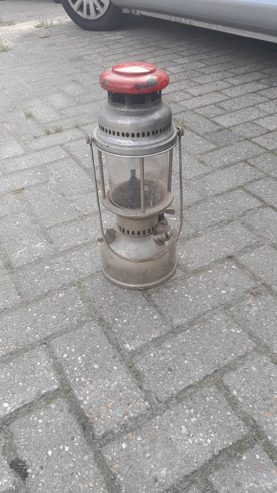 Oude petroleumlamp / stormlamp, Ophalen
