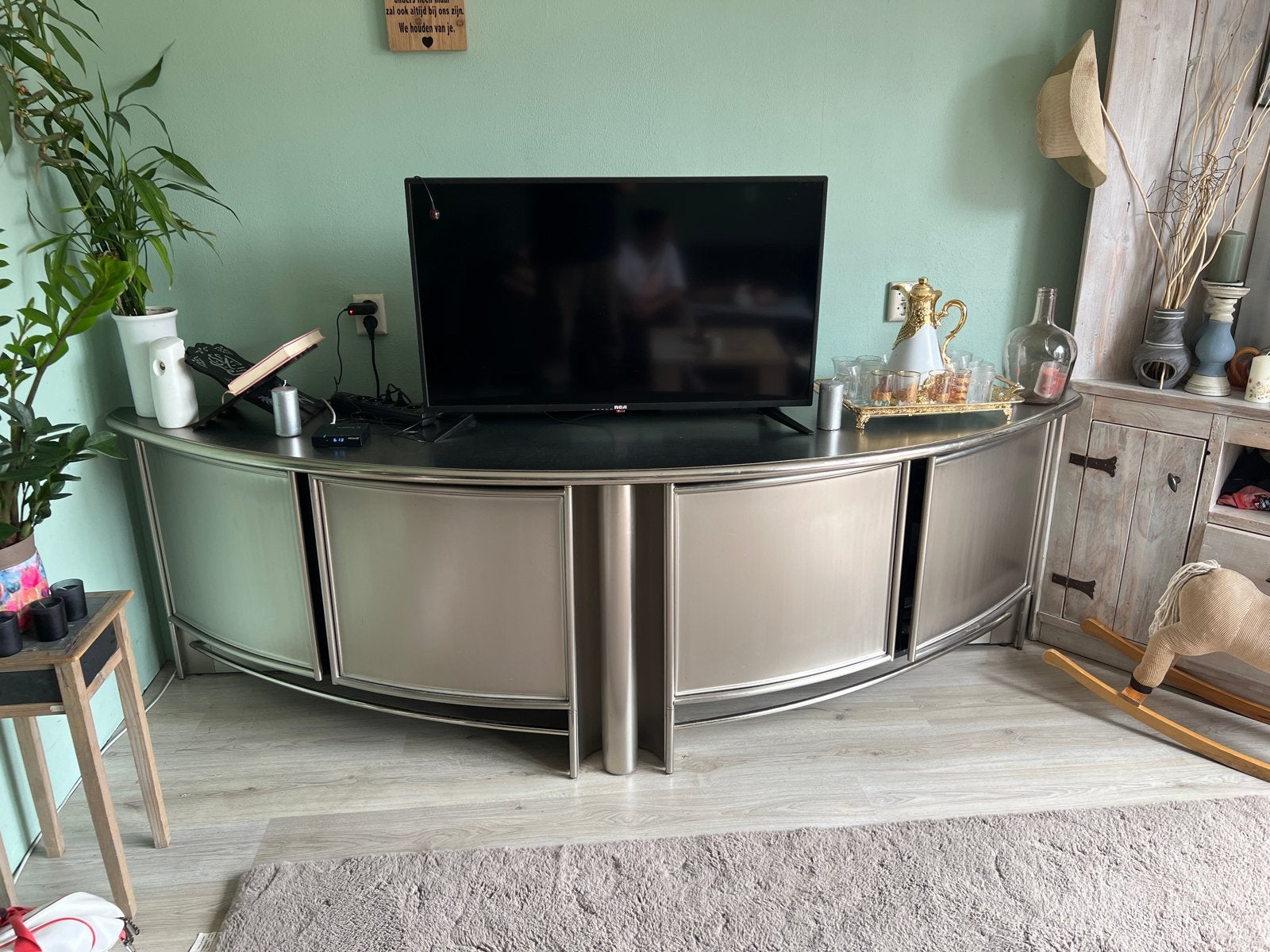 dressoir met gebogen design, Gebruikt, 150 tot 200 cm, Ophalen of Verzenden, Minder dan 100 cm