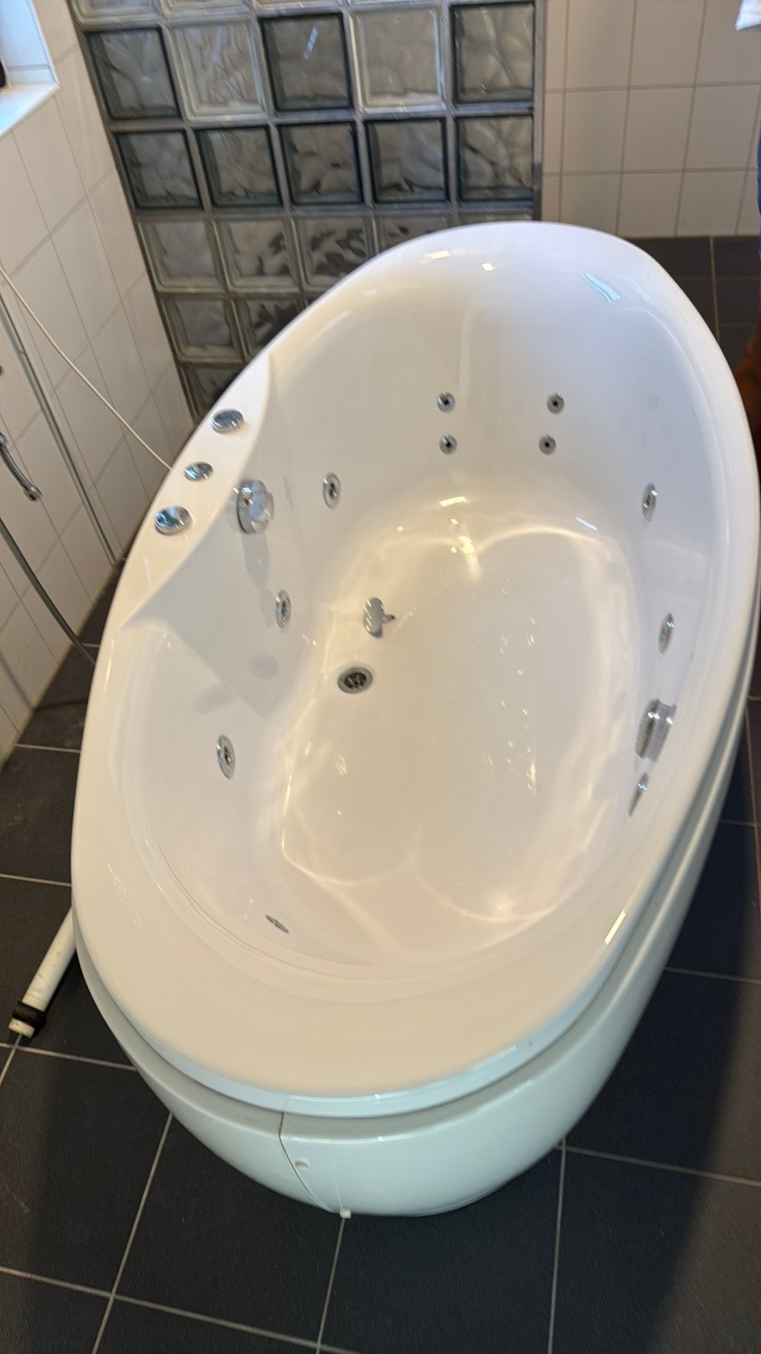 Ligbad met whirlpool, Ophalen, Zo goed als nieuw