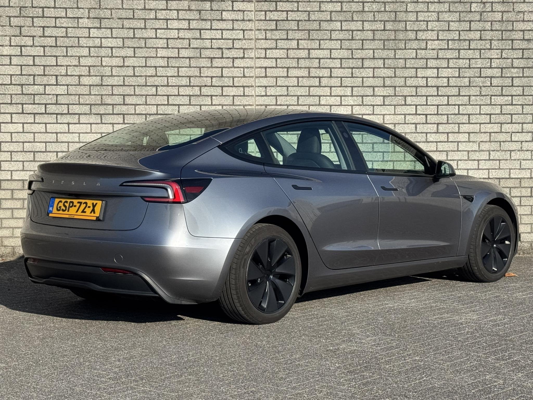 Tesla Model 3 RWD 60 kWh | Stoelverwarming + Verkoeling | St, Auto's, Gebruikt, Huisgarantie, 375 min, Origineel Nederlands