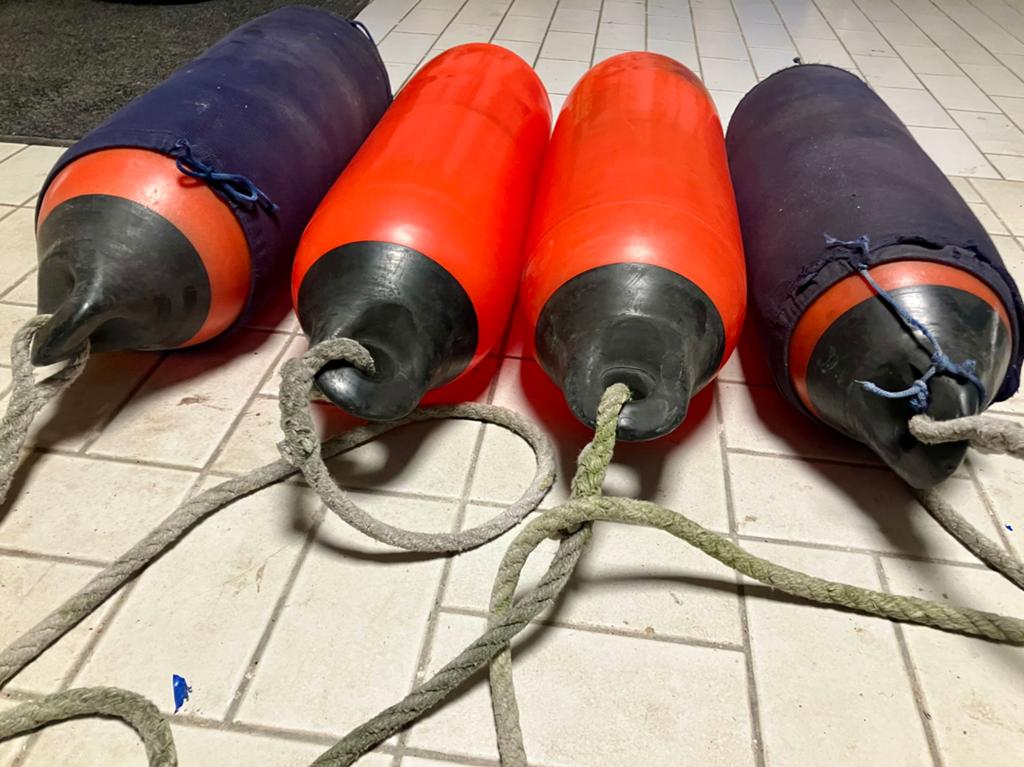 Reddingsvlot Plastimo, Stootwillen/fenders 4x, Ophalen of Verzenden, Gebruikt, Overige typen