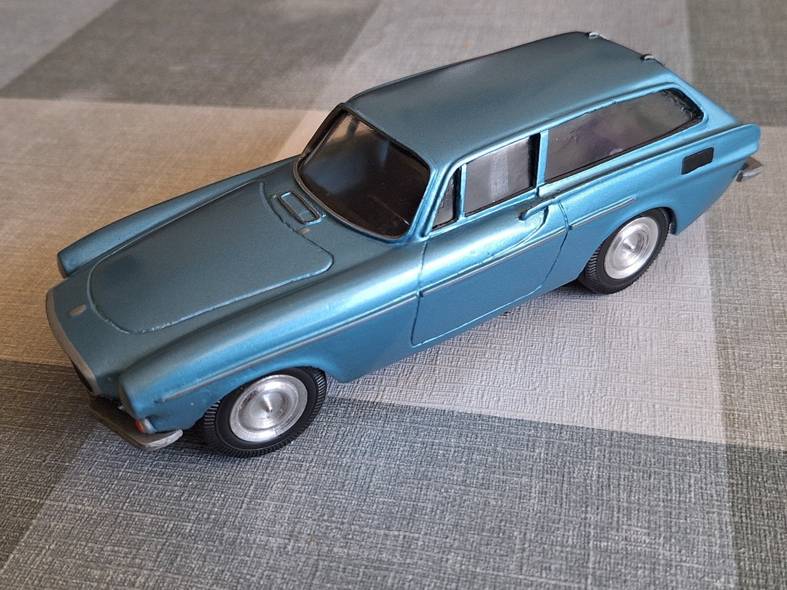 Volvo p1800ES bumper amsterdam 1/24, Hobby en Vrije tijd, Modelauto's | 1:24, Ophalen of Verzenden, Zo goed als nieuw, Overige merken