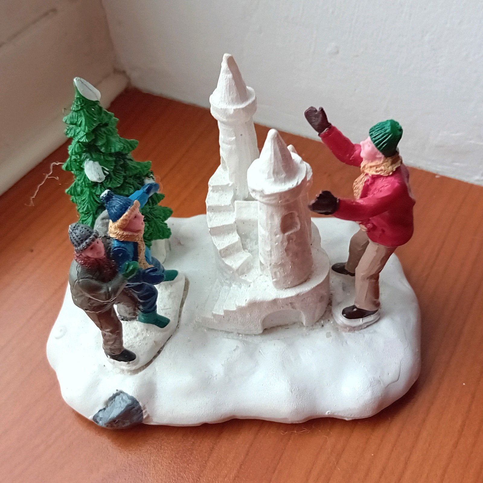 Lemax snow castle, Lemax figuur voor Kerstdorp, Diversen, Ophalen of Verzenden, Zo goed als nieuw