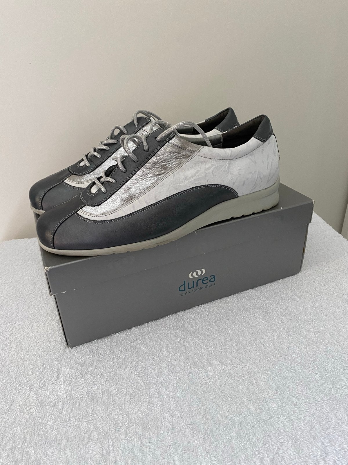 Durea Comfortabele Sneakers - Grijs/Wit/Zilver, Ophalen of Verzenden, Nieuw, Grijs, Sneakers of Gympen