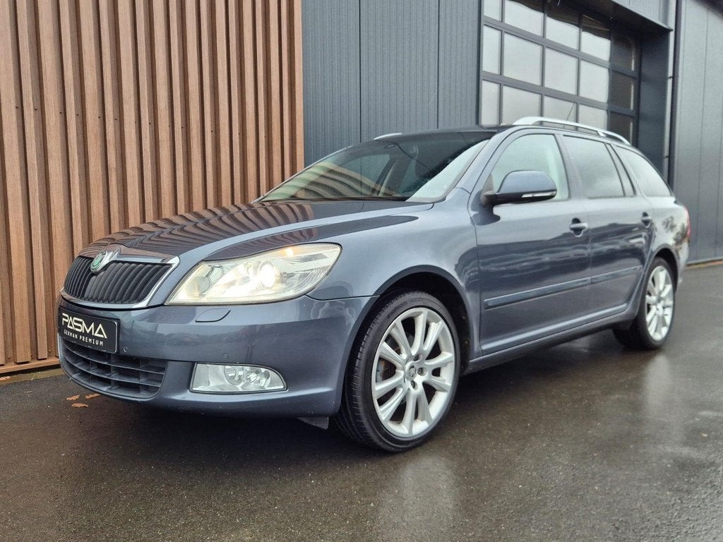 Skoda Octavia Combi 1.8 TSI Elegance Business Line Automaat, Auto's, Euro 5, Gebruikt, 4 cilinders, 160 pk