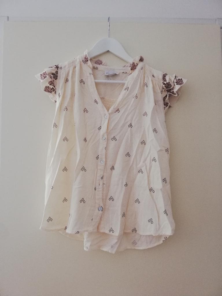 Cotton Club ruffle blouse, Kleding | Dames, Blouses en Tunieken, Beige, Ophalen of Verzenden, Zo goed als nieuw, Maat 36 (S)