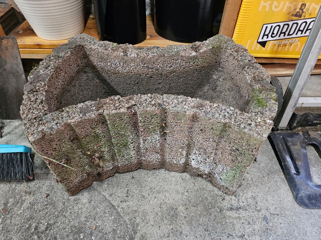 % Betonnen bloembak van steen - Gratis af te halen, Tuin en Terras, Ophalen, Steen, Gebruikt, Minder dan 30 cm