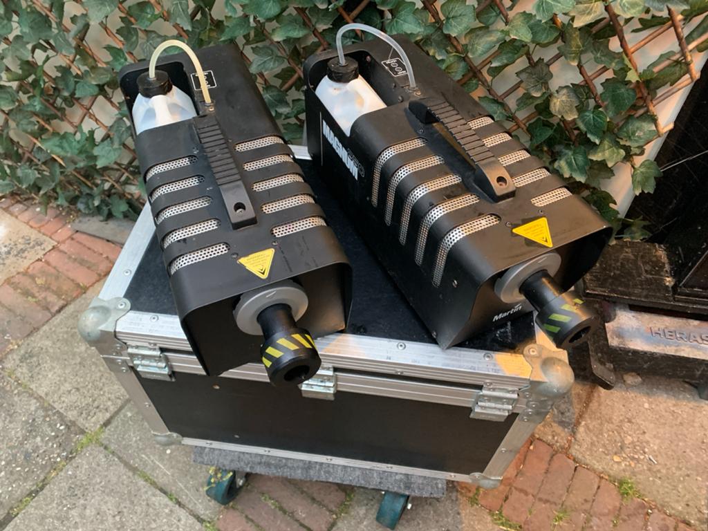 Martin Magnum 850 Rookmachines (2 stuks) met flightcase, Ophalen of Verzenden, Gebruikt, Rookmachine