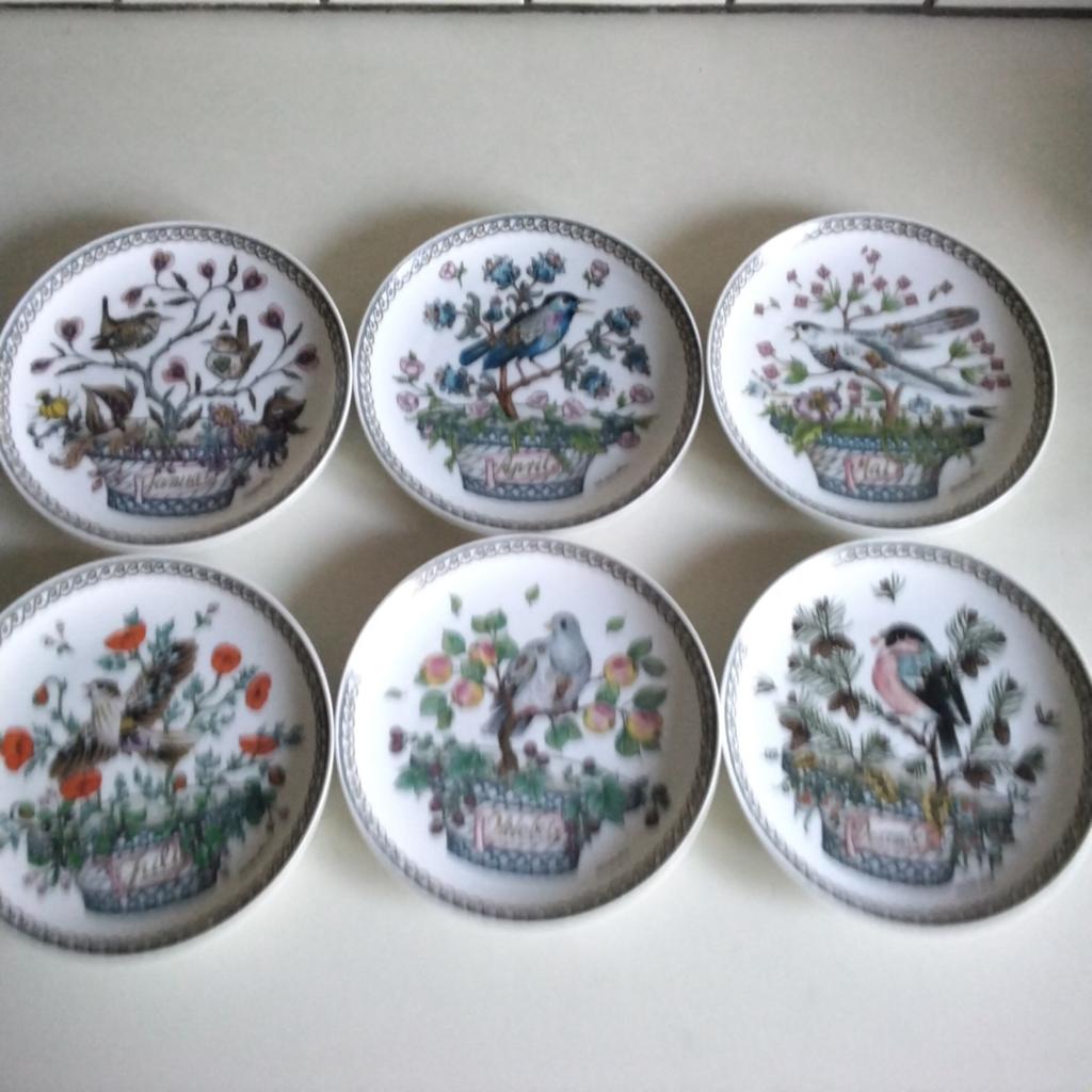 7 hutschenreuther  (wand) bordjes / taartbordjes?, Huis en Inrichting, Keuken | Servies, Ophalen of Verzenden, Zo goed als nieuw
