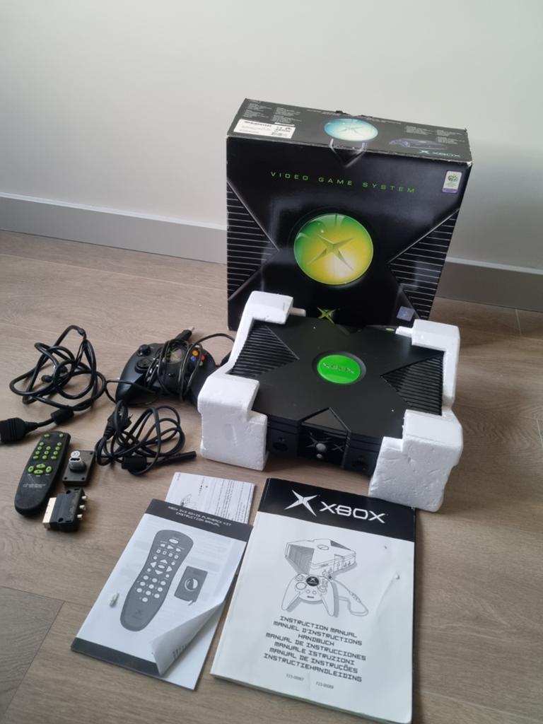 Xbox Classic in doos, compleet., Spelcomputers en Games, Ophalen of Verzenden, Gebruikt, Met 1 controller