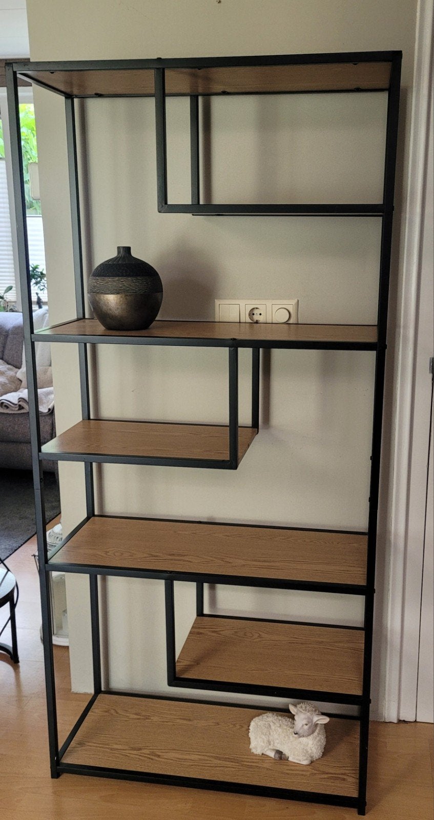 (Boeken)kast met Zwart Metalen Frame en Houten Planken, Met plank(en), Industrieel, Modern, Scandinavisch, 50 tot 100 cm, Zo goed als nieuw