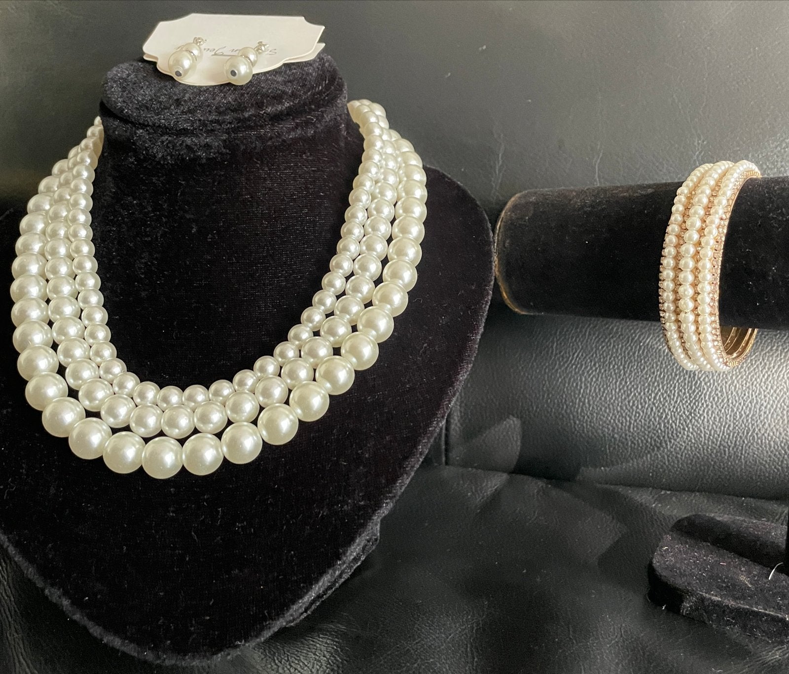 Elegante parelketting, oorbellen en armband set, Ophalen of Verzenden, Nieuw, Wit, Overige materialen