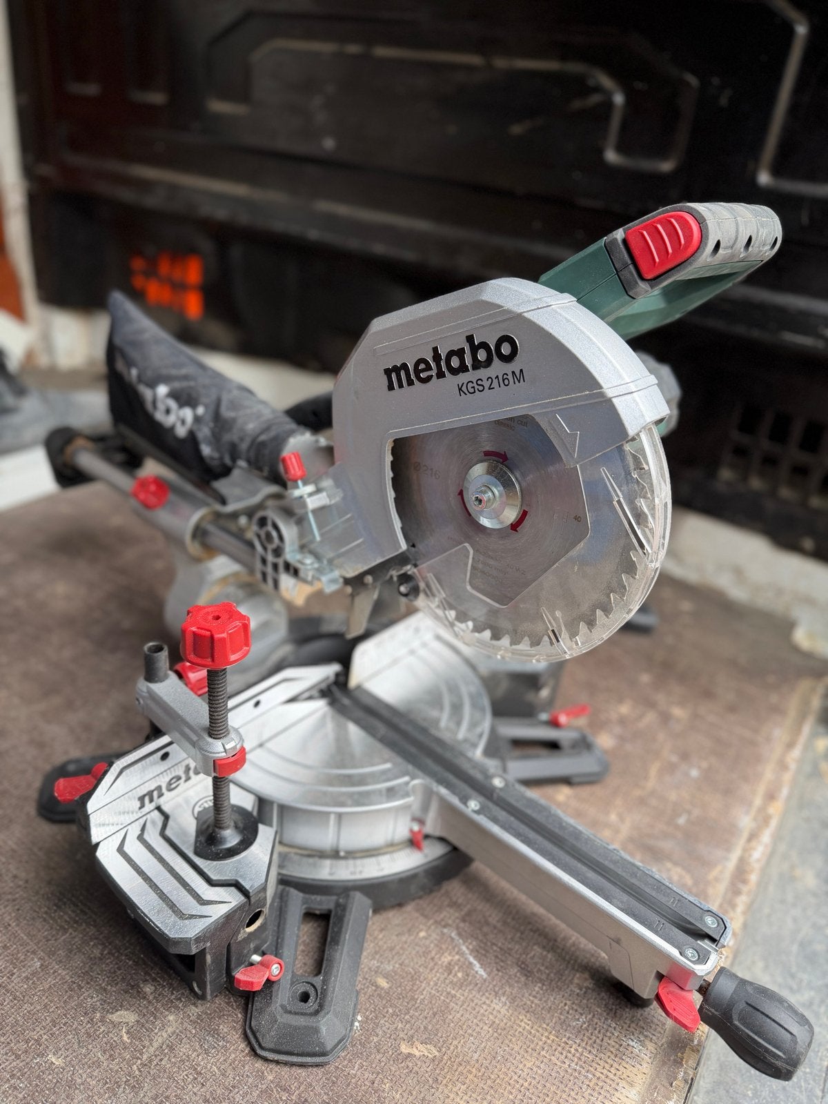 Metabo afkortzaag KGS 216 M met garantie, Doe-het-zelf en Verbouw, Ophalen, 70 mm of meer, Zo goed als nieuw, Afkortzaag