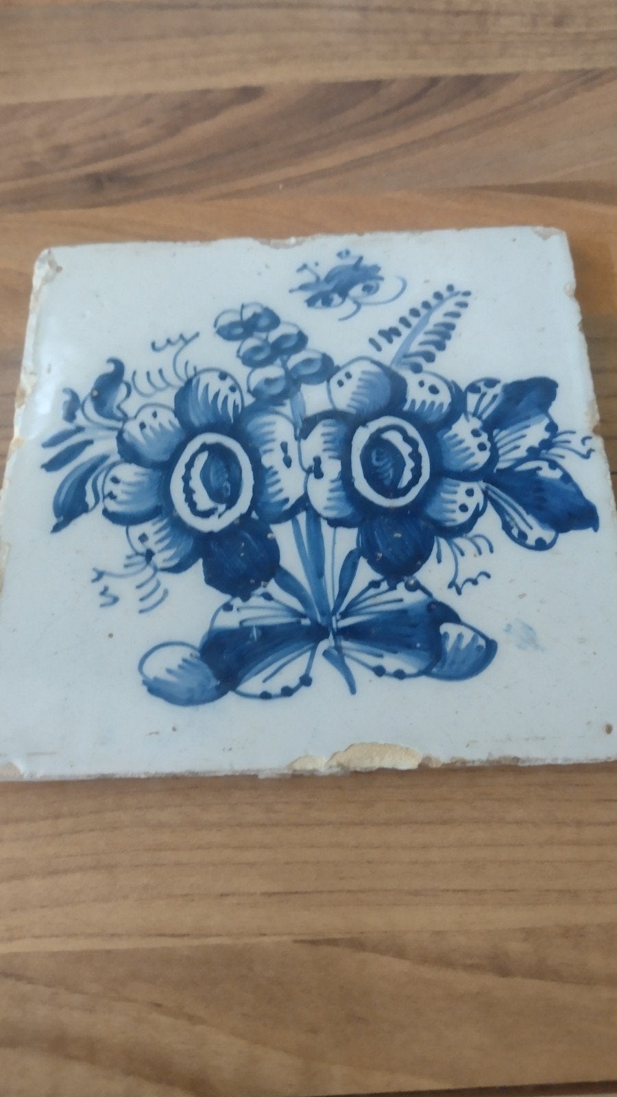 Antieke Delfts Blauwe Tegel met Bloemmotief bloemen, Ophalen of Verzenden