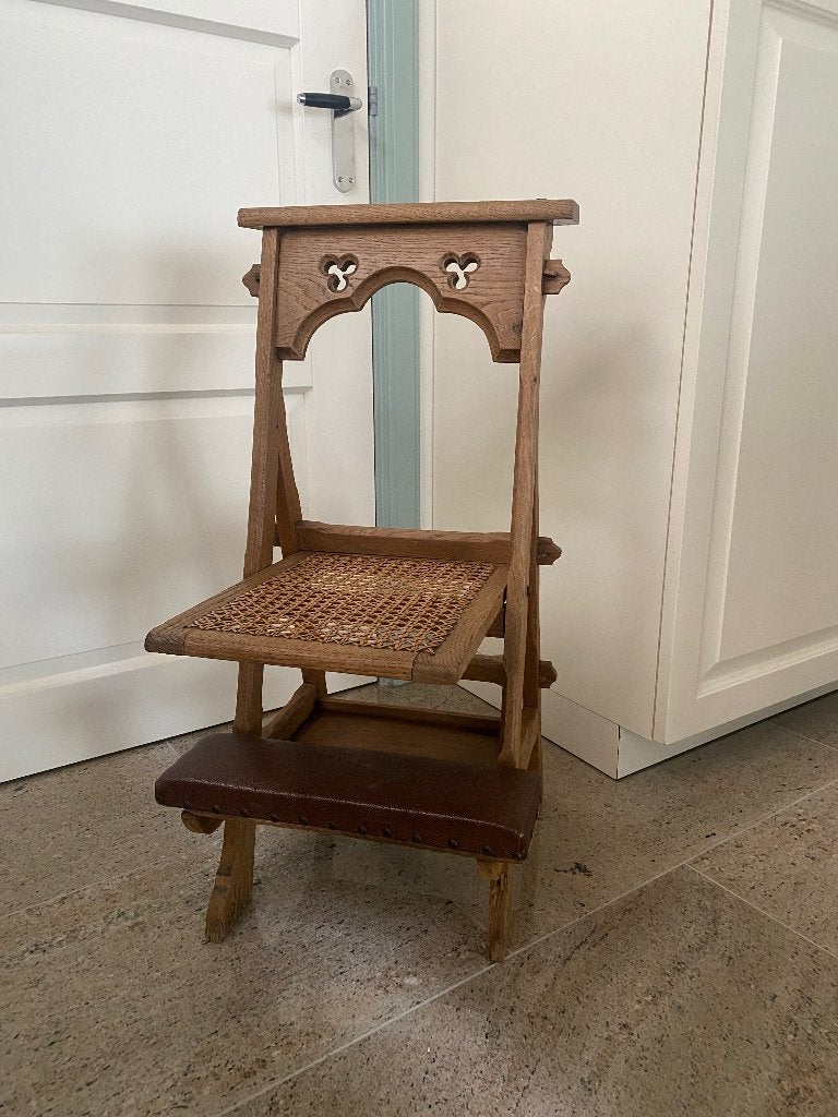 Bidstoeltje / kerkstoeltje, Ophalen