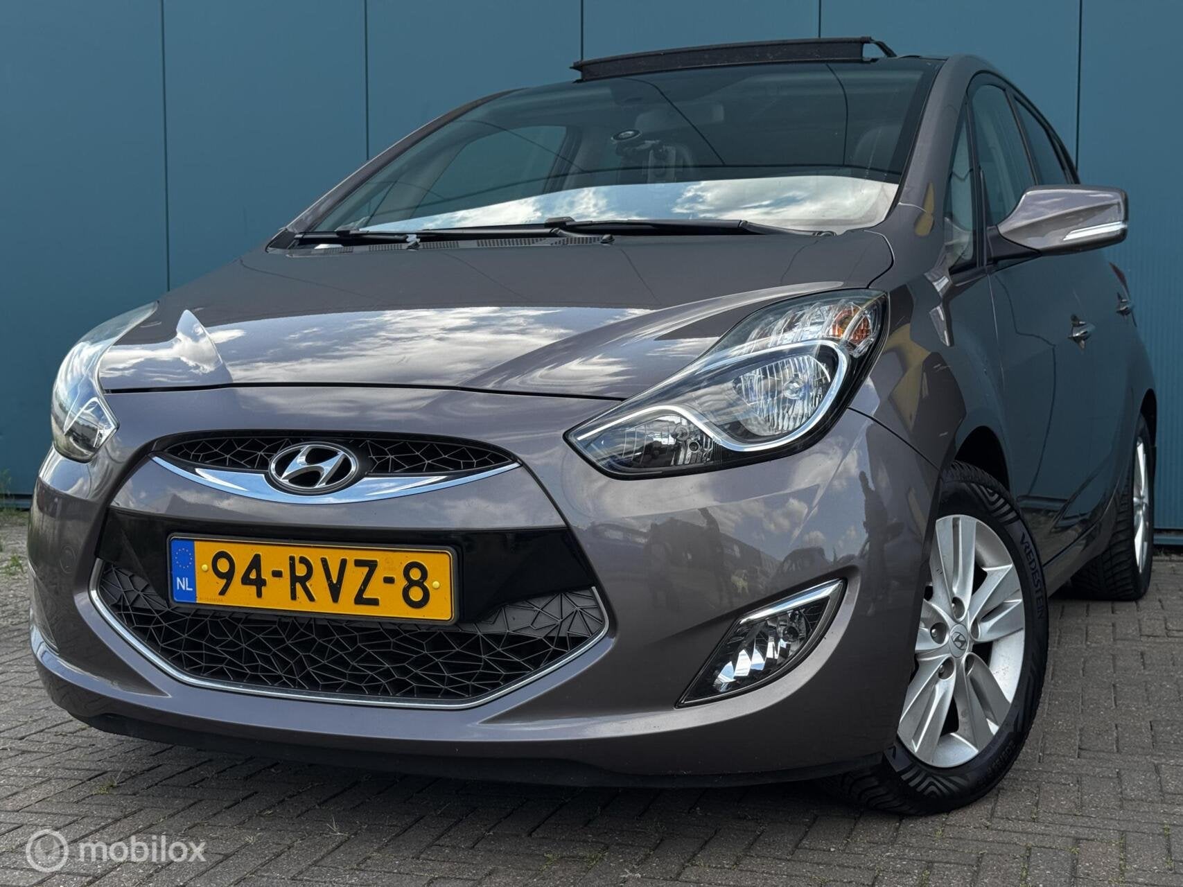 Hyundai ix20 1.6i i-Catcher Automaat Climate Control Panoram, Auto's, Euro 5, 1591 cc, 4 cilinders, Bruin