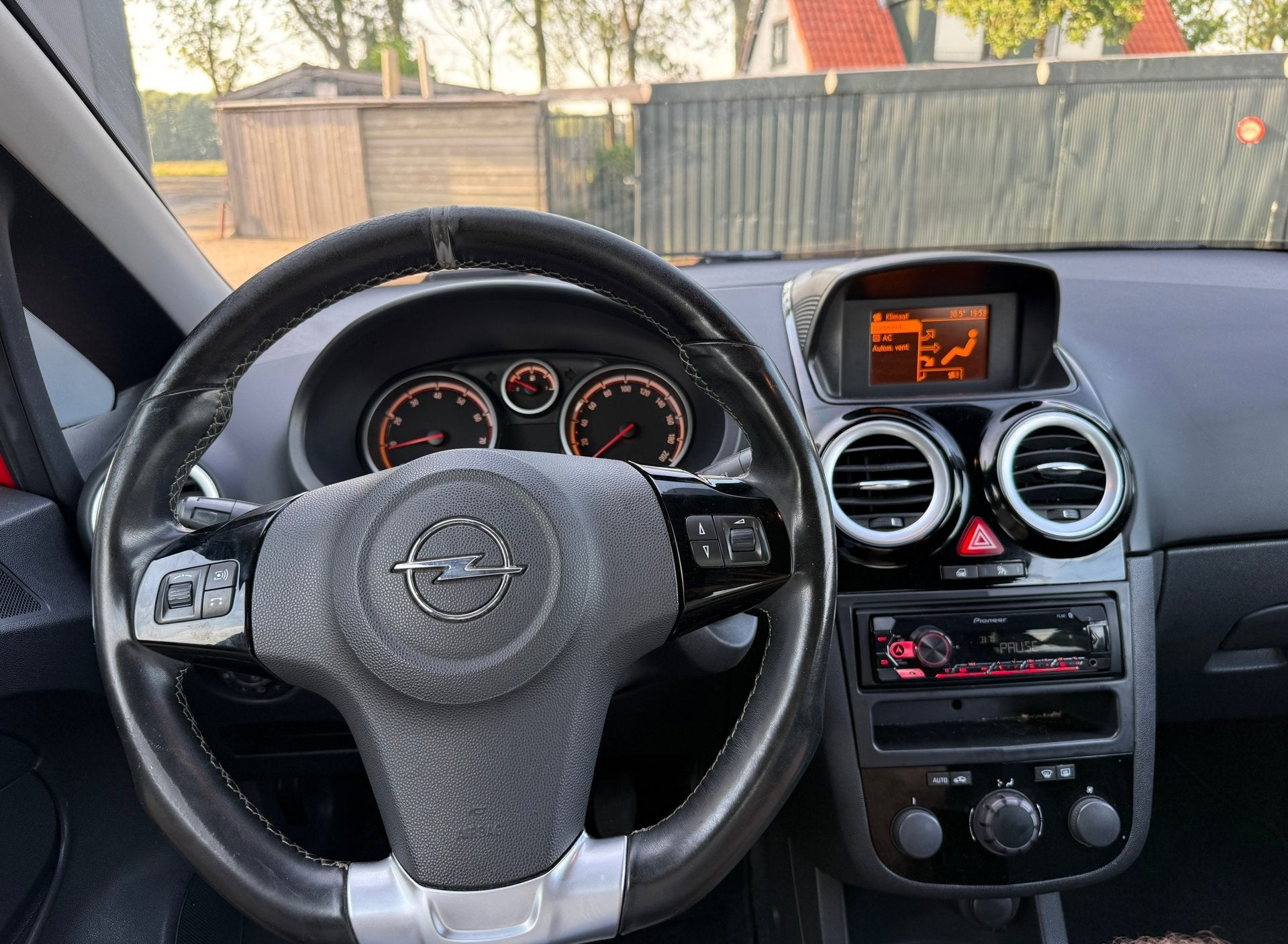 Opel Corsa 1.4-16V Cosmo Sport Opc-Line/Nieuwe Apk, Voorwielaandrijving, 4 cilinders, Bedrijf, Handgeschakeld