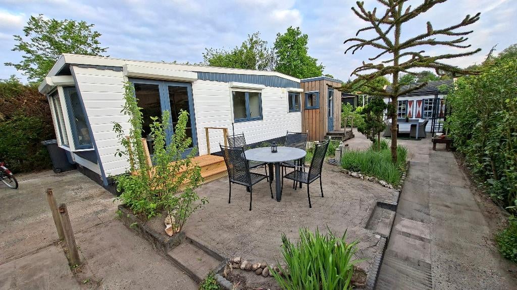 CHALET, Tot en met 2