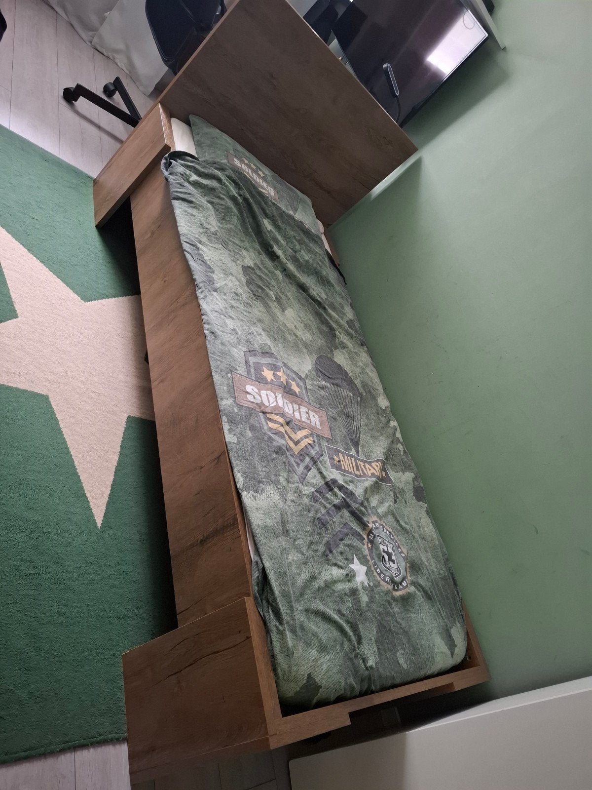 2 bedden jysk merk hout, Ophalen, 90 cm, Eenpersoons, 200 cm