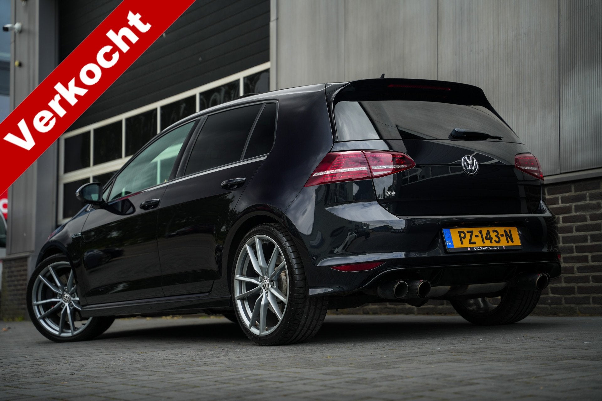 Volkswagen Golf R 2.0 TSI 301 pk 4Motion / Eventuri-Intake/, Gebruikt, 4 cilinders, 1984 cc, Zwart