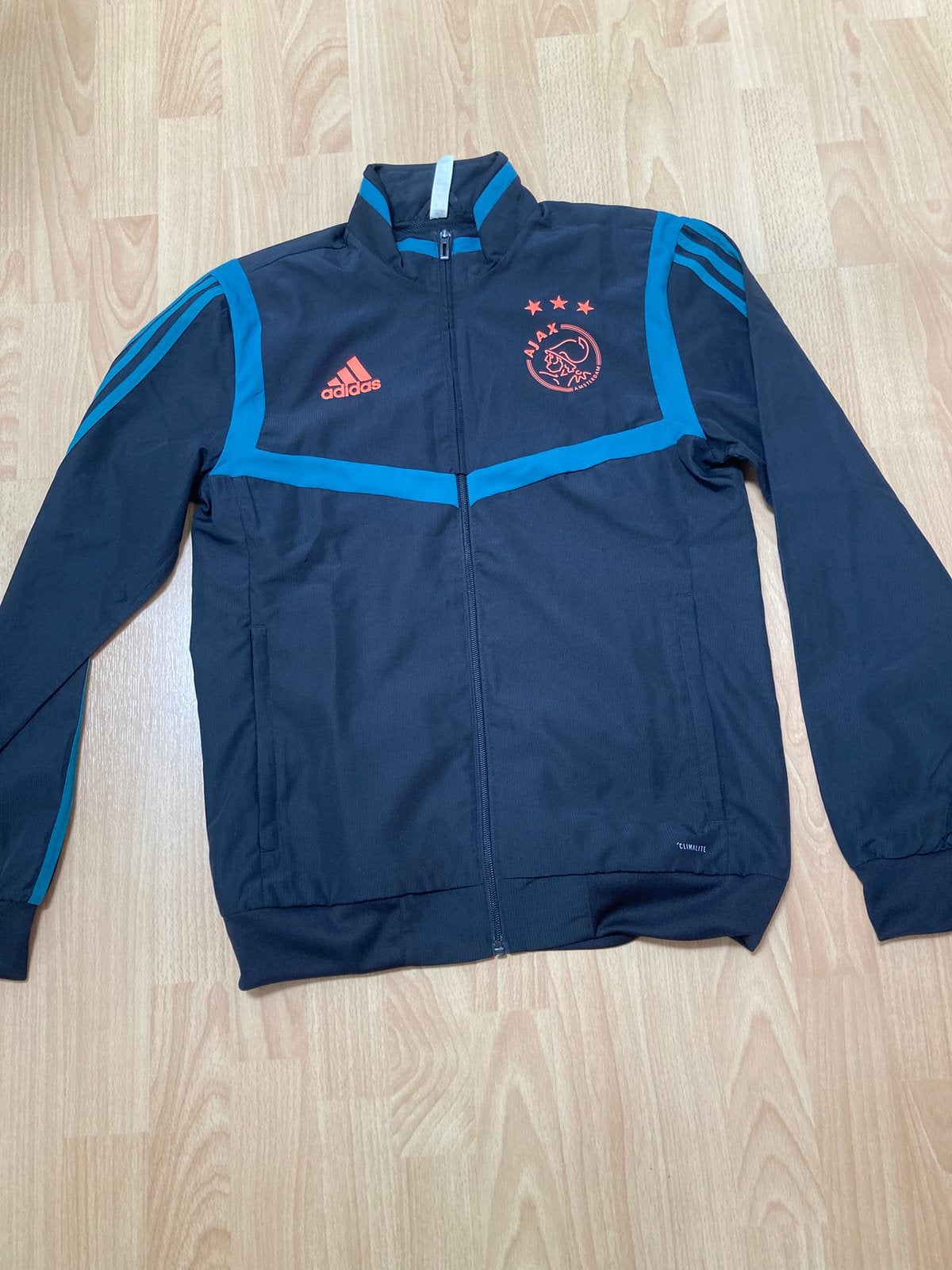 AJAX trainingsjack en voetbalbroekje, Ophalen, Gebruikt, Trainingspak