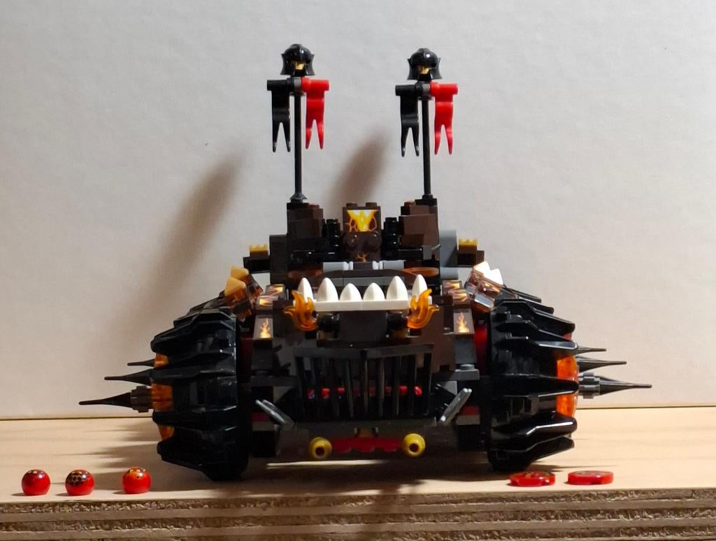 LEGO Nexo Knights -- Gen. Magmars belegeringsmachine (70321), Ophalen of Verzenden, Zo goed als nieuw, Complete set, Lego