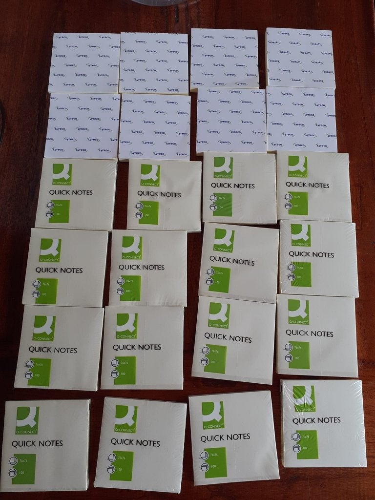 Memo`s, zelfklevend. Ca 80 vel per boekje. 12 stuks 2 euro, Diversen, Ophalen of Verzenden, Nieuw