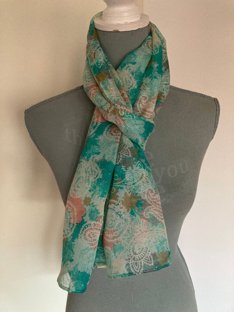 Langwerpige, dunne 100% viscose sjaal, Maat 46/48 (XL) of groter, Ophalen of Verzenden, Sjaal, Geen merk